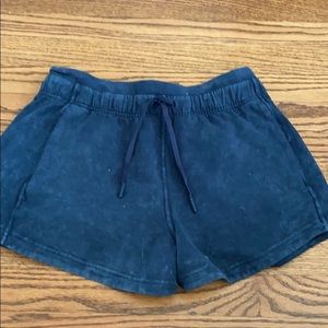 Lululemon inner glow short terry 3”
